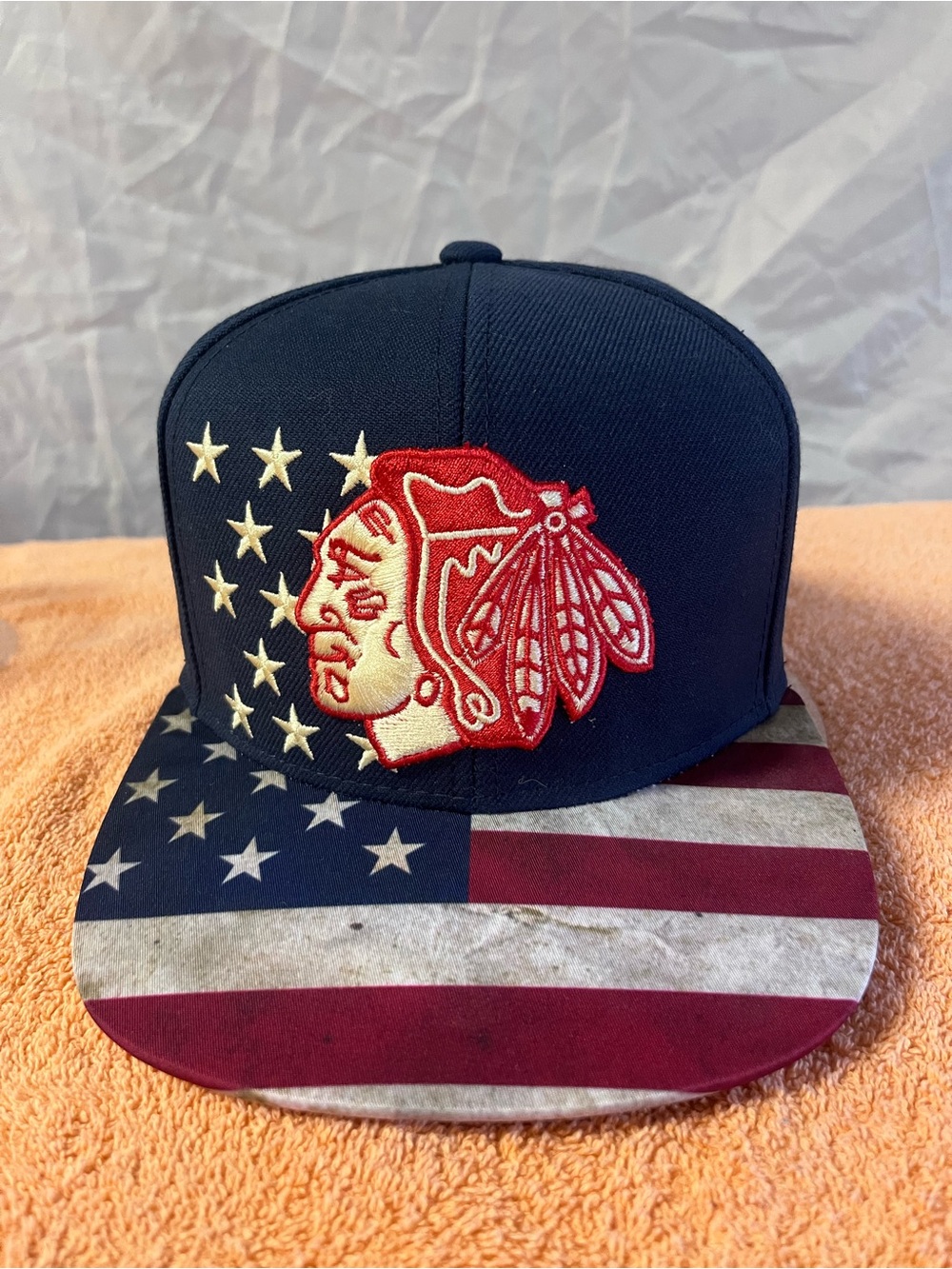Reebok American Flag Chicago Blackhawks Face Off SnapBack Hat New
